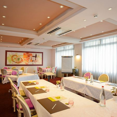 Logis Hotel Restaurant Le Fruitier Вильдье-ле-Поель Экстерьер фото